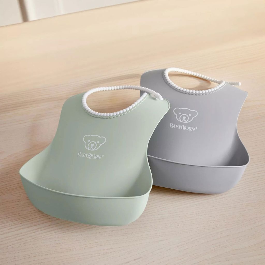 Set of 2 Light Green/Gray Bibs